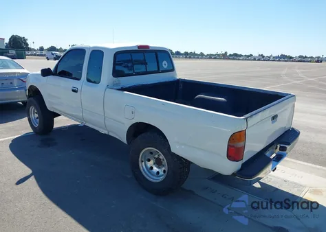 1997 Toyota Tacoma z USA, uszkodzony, nr VIN 4TAWM72N0VZ272076